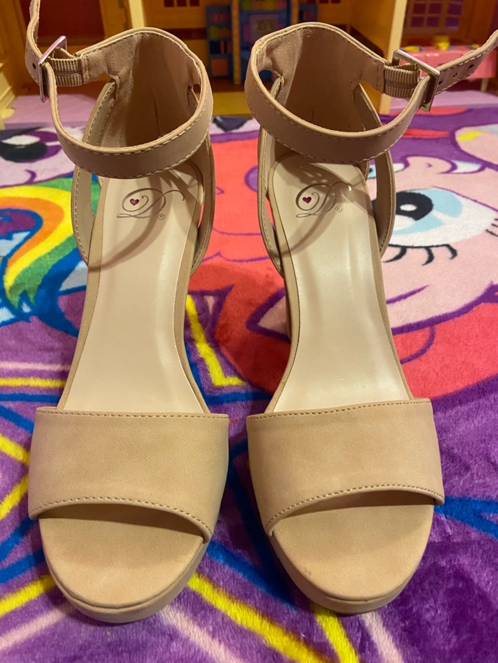 Women’s Ankle-Strap Block Heel Sandals in Nude